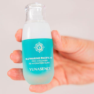 hand holding Blumarine serum